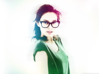 girl_in_glasses_sdgn-wallpaper-1280x960