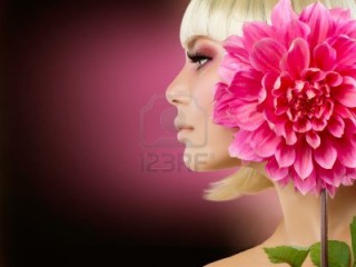 15276124-fashion-blonde-woman-with-dahlia-flower