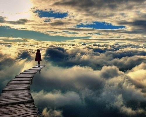 chemin-sur-les-nuages